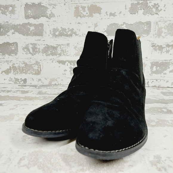 NEW Eurosoft Adeah Ruched Black Suede Leather Elastic Gore Ankle Boots O586 - Picture 3 of 13